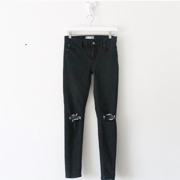 Free People Denim - 💕Free People Distressed Black Wash Denim Jeans